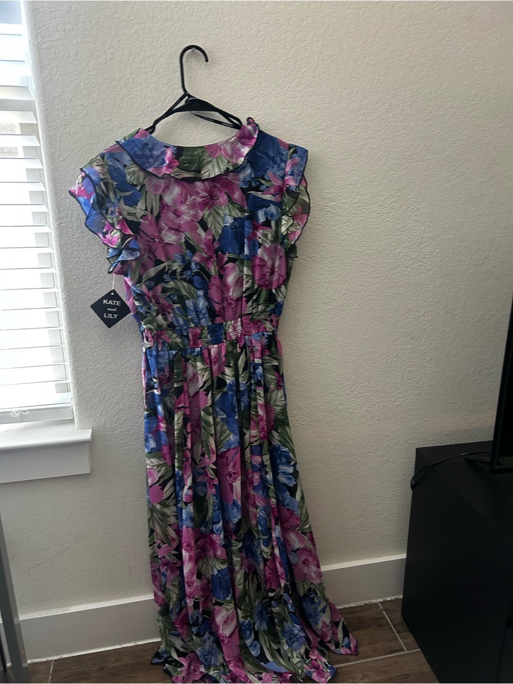 Kate & Lili Pink Floral V-Neck Maxi Dress - Picture 4 of 4